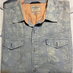 tommy bahama xl floral print mens shirt Two‎ Tone Blue And Peach Color